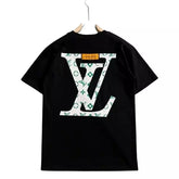 Camiseta LОUІS VUІTTON Estampa de Logo LV Preta com Verde