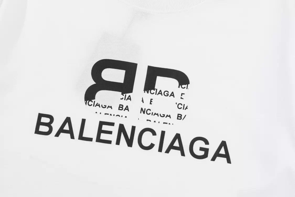 Camiseta BALENCІAGA Oversized - Branca