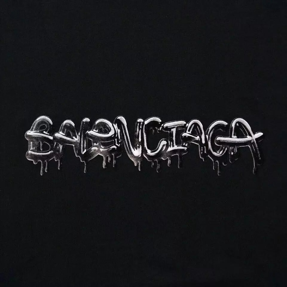 Camiseta Balenciaga com estampa grafitada - Preta