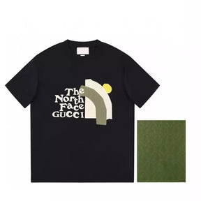 Camiseta The North Face VS Gucci - Preto com Bege