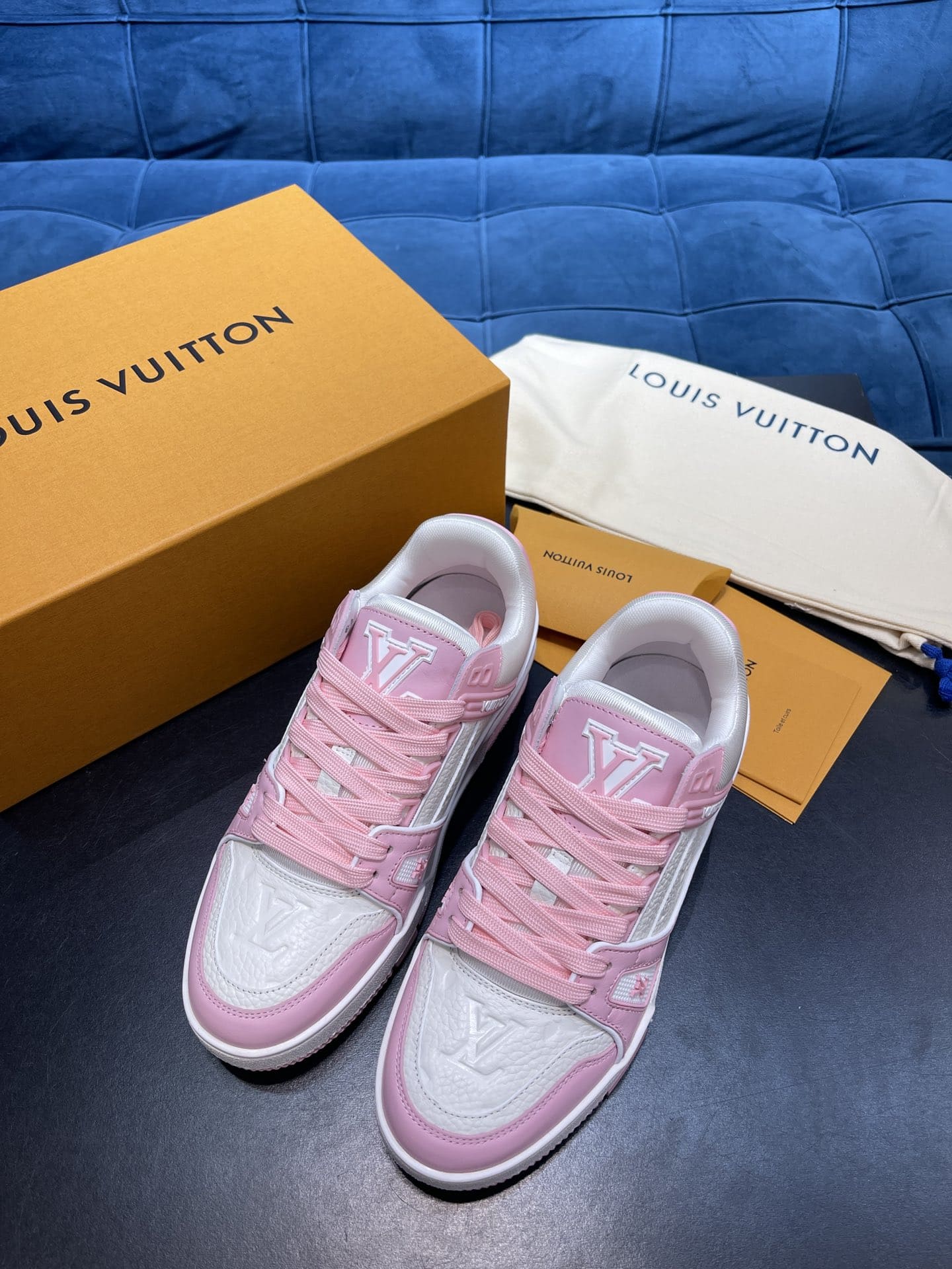 Louis Vuitton Trainer Pink Rose