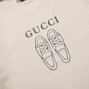 Camiseta Gucci Estampa Tênis - Bege